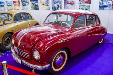 Klasik vintage otomobil fuarında..