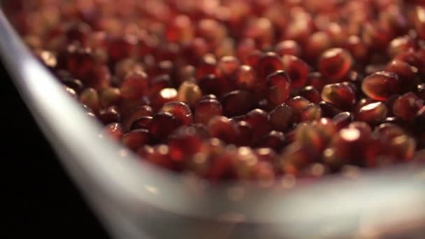 Pomegranate seeds shallow focus dolly shot — Stock Video