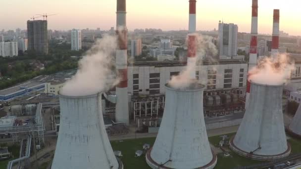 Vídeo aéreo de la central eléctrica de calor — Vídeos de Stock