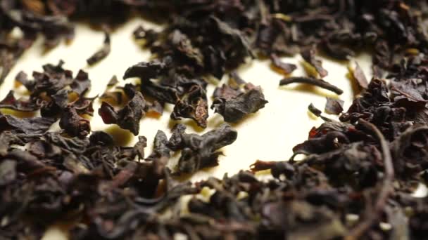 Montón de té negro, macro video — Vídeo de stock