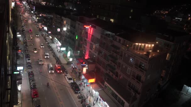Phuket Straße in der Nacht. Blick von oben — Stockvideo