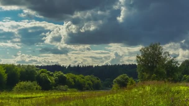 시골 모스크바 강과 구름 시간 경과 비디오 — 비디오