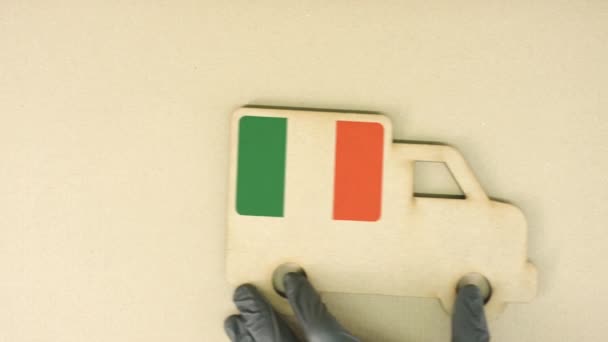 Прапор Ірландії про перероблену ікону вантажних автомобілів, національна концепція екологічної логістики — стокове відео