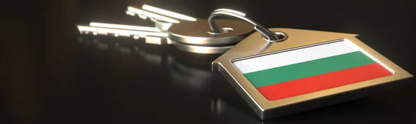 ブルガリアの旗を持つキーと家のキーチェーン。国有不動産賃貸または不動産市場の概念。3Dレンダリング — ストック写真