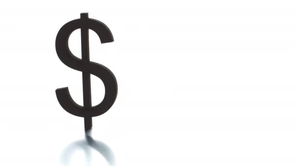 Fallendes Dollarsymbol auf hellem Hintergrund. Konzept zur Finanzkrise — Stockvideo