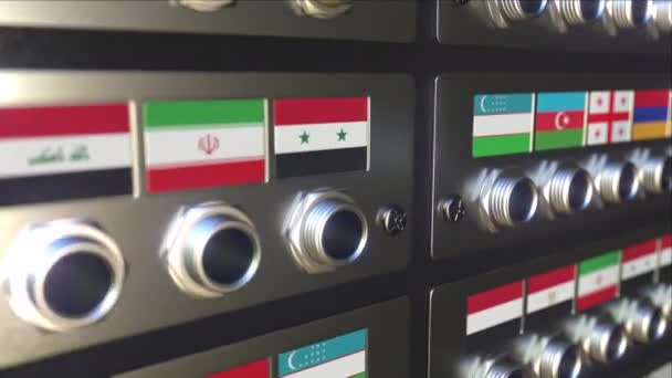 Steckverbinder in eine Steckdose mit Flagge Georgiens einfügen. Übersetzung oder Online-Verbindungskonzept, 3D-Animation — Stockvideo