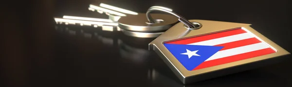Flaga Portoryko na breloku z dwoma kluczami. Wynajem domu lub koncepcji zamieszkania, 3d renderowania — Zdjęcie stockowe
