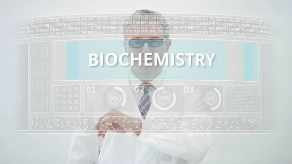 BIOCHEMISTRY metin ile modern ekran bir bilim adamı önünde — Stok fotoğraf