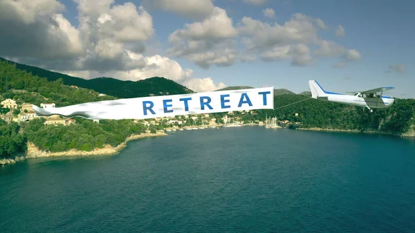 Avião voador com banner com texto RETREAT no fundo do verão — Fotografia de Stock