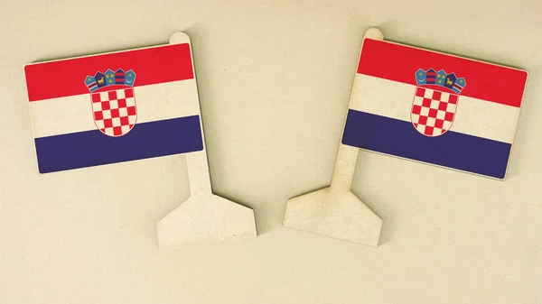 Прапори Хорватії виготовлені з переробленого паперу на картоні, плоске макетування. — стокове фото