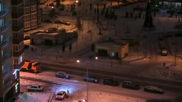 Time lapse di una tipica zona residenziale a Mosca, Russia prima delle vacanze di Natale e Capodanno la sera — Video Stock