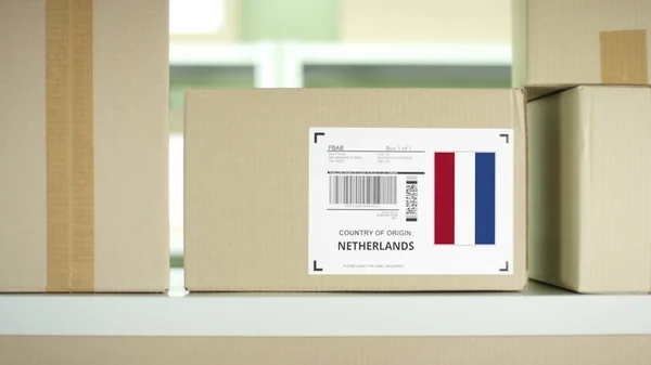 Pakket met product uit Nederland in een postopslag — Stockfoto