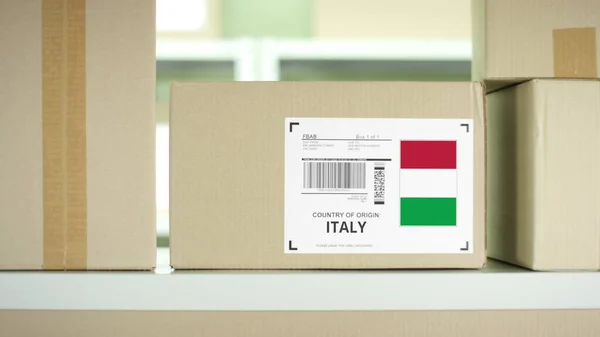 Paket från Italien i ett postförråd — Stockfoto