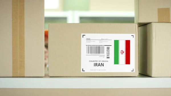 Пакунок з продуктами з Ірану. — стокове фото