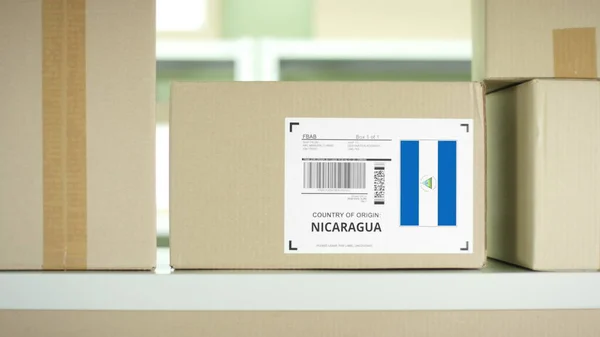 Una scatola dal Nicaragua sullo scaffale — Foto Stock