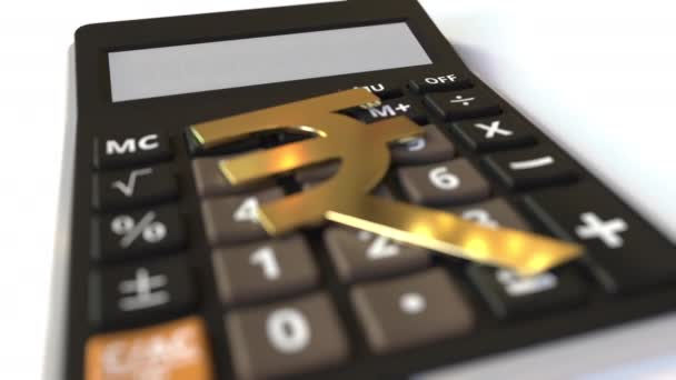 Kicserélni a szöveget a számológép kijelzőjén és Rúpia pénz szimbólum. Pénzügyi koncepció. 3D animáció — Stock videók