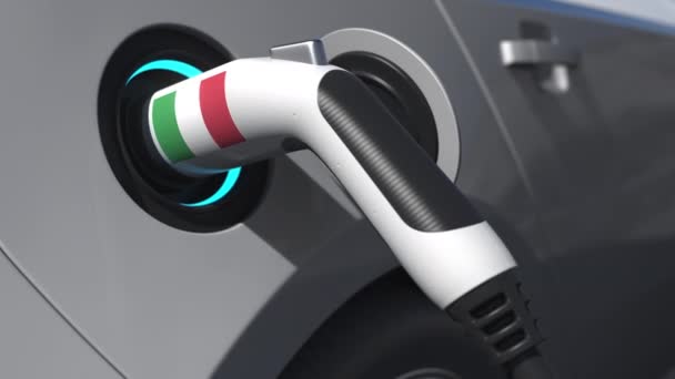 Plug dalam mobil listrik modern dengan bendera Italia. Animasi 3d konseptual — Stok Video