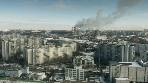 Αεροφωτογραφία σταθμού παραγωγής ενέργειας στο βόρειο τμήμα της Μόσχας, Ρωσία — Αρχείο Βίντεο