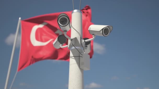 Vlag van Turkije en vier beveiligingscamera 's op de paal, looping 3d animatie — Stockvideo
