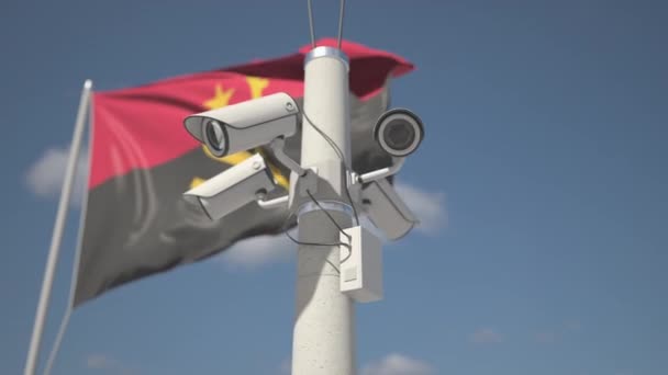 Камери безпеки на полюсі біля прапора Анголи, зациклені на 3d анімації — стокове відео