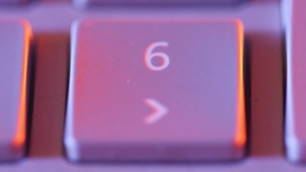 Pętlowe ujęcie makro klawiatury numerycznej nowoczesnej klawiatury komputerowej — Wideo stockowe