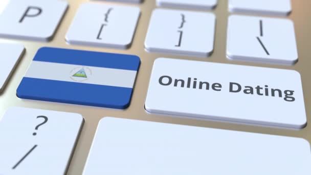 Online Seznamovací text a vlajka Nikaraguy na klávesnici. Koncepční 3D animace — Stock video