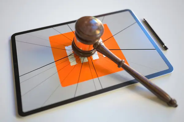 Richtergabel und zerbrochener Tablet-Computer-Bildschirm mit dem Logo von XIAOMI. Redaktionelle konzeptionelle 3D-Darstellung — Stockfoto