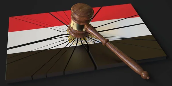 Gebrochener Block mit ägyptischer Flagge und Richtergabel. Konzeptionelles 3D-Rendering — Stockfoto