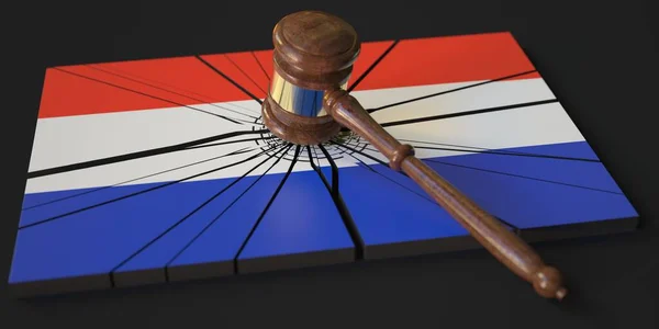 Bloque roto con bandera de Paraguay y mazo de jueces. Renderizado 3D conceptual —  Fotos de Stock