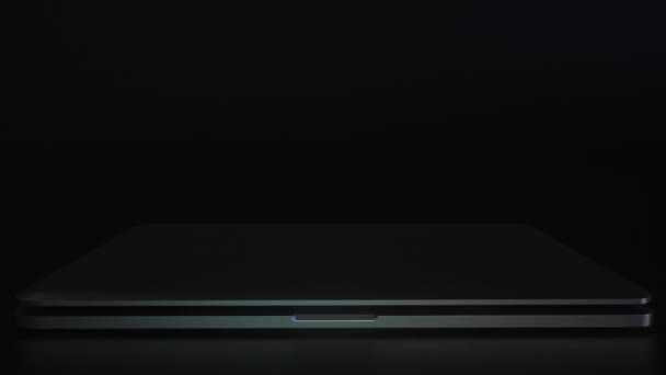 लॅपटॉप स्क्रीनवर संगणक कोडसह बनविलेले निकाराग्वाचे ध्वज. हॅक किंवा सायबरसुरक्षा संबंधित 3 डी अॅनिमेशन — स्टॉक व्हिडिओ
