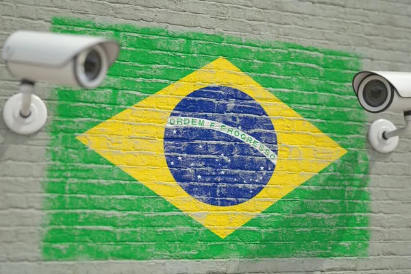 Ściana z flagą Brazylii i kamerami CCTV. Prywatność lub system nadzoru związane koncepcyjne renderowanie 3D — Zdjęcie stockowe