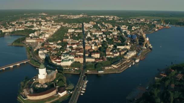 Luftaufnahme der Stadt Wyborg und der Burg Wyborg, Russland — Stockvideo