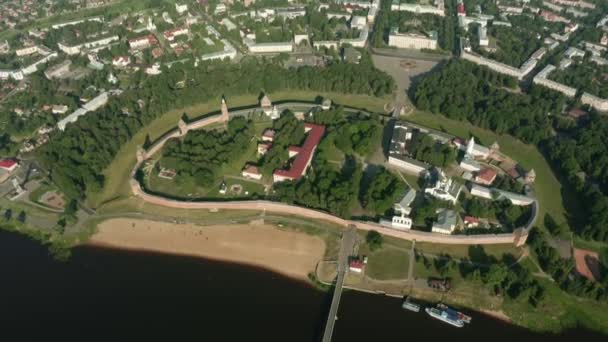 Luchtfoto van de vesting Veliky Novgorod Kremlin, Rusland — Stockvideo