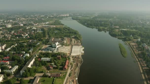 Vista aérea de Veliky Novgorod involucrando el río Volkhov, Rusia — Vídeos de Stock