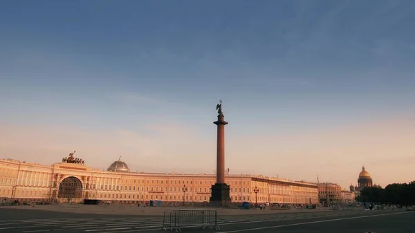 러시아 상트페테르부르크 중심부 의유 명 한 궁전 광장 과생 이삭 대성당 — 스톡 사진