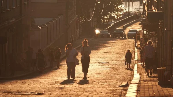 VYBORG, RUSSIA - JULY 10, 2021. The street in historic centre of Vyborg in the evening — Stock Photo, Image