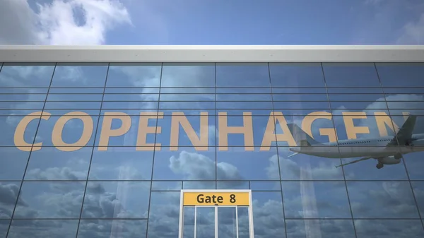 Verkehrsflugzeug reflektiert im Flughafenterminal mit KOPENHAGEN-Text. 3D-Darstellung — Stockfoto