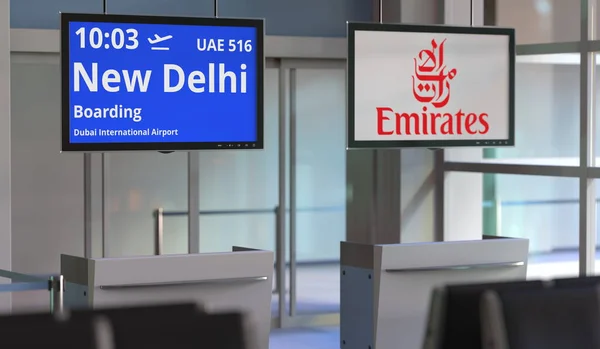 EMIRÁTY AIRLINE let z mezinárodního letiště v Dubaji do New Delhi. Redakční 3D vykreslování — Stock fotografie