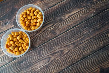 Nijeryalı çene çene çerezi kasede