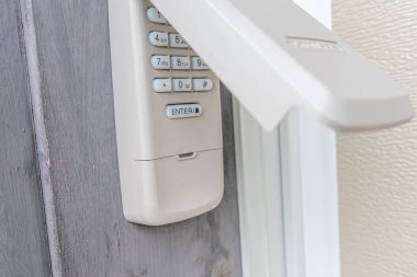 Garaj kapısı tuş takımı güvenliği.