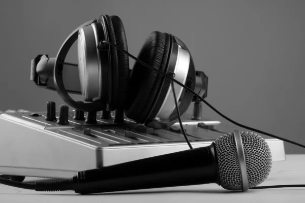 Microphone, mixer and headphones — Stock Photo, Image