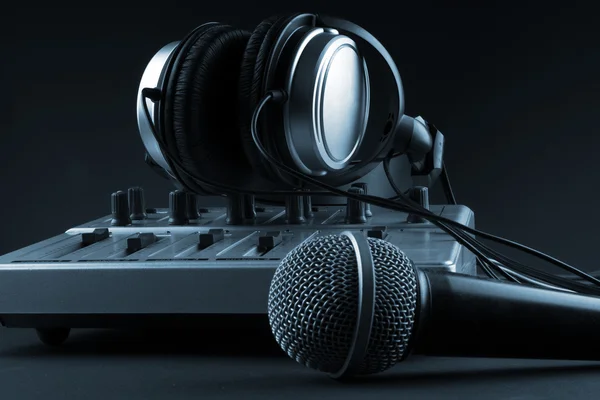 Мікрофон з мікшером та навушниками Стокова Картинка