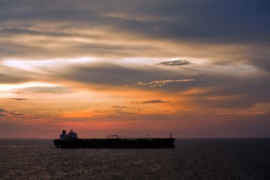 Denizde gün batımı