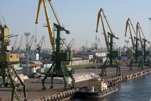 Sea trading port — Stock Photo, Image