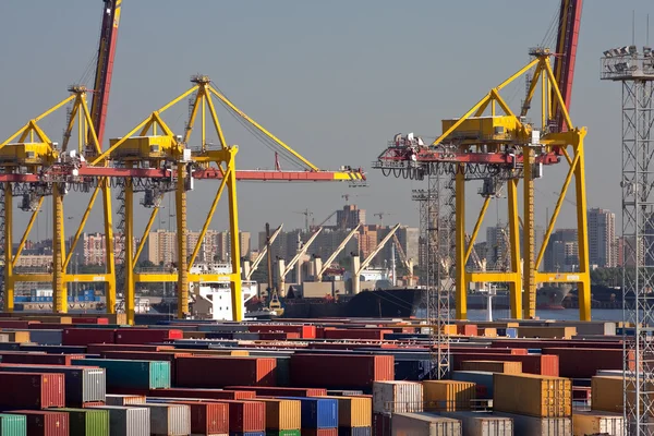 Puerto de comercio marítimo — Foto de Stock