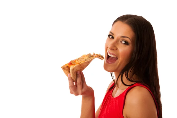 Donna che mangia gustoso pezzo di pizza. Farina di fast food malsana . — Foto Stock