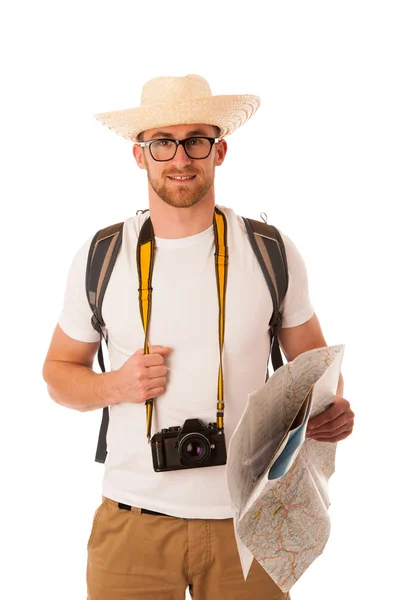 Viajero con sombrero de paja, camisa blanca, mochila y cámara fotográfica — Foto de Stock