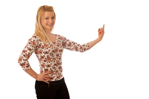 Mignon blond femme pointant dans copie espace comme elle est montrant un pr — Photo