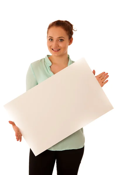 Panneau. Femme tenant une grande carte blanche. Émotion positive — Photo