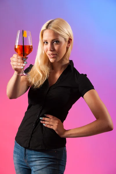 Beautiful young woman drinking aperol spritz — Stock Photo, Image